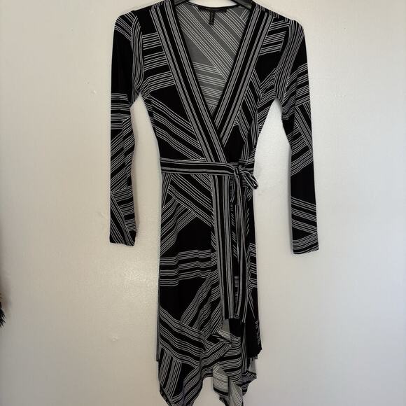 BCBG Max Azria Wrap Dress Black White Geometric Striped XXS Handkerchief Hem - Picture 2 of 9